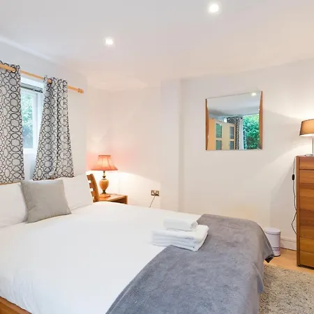 Period Waterloo 2 Ensuite Double Wat2f1 *