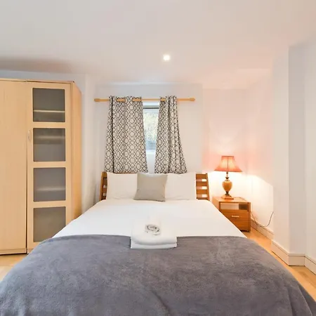 Period Waterloo 2 Ensuite Double Wat2f1 *